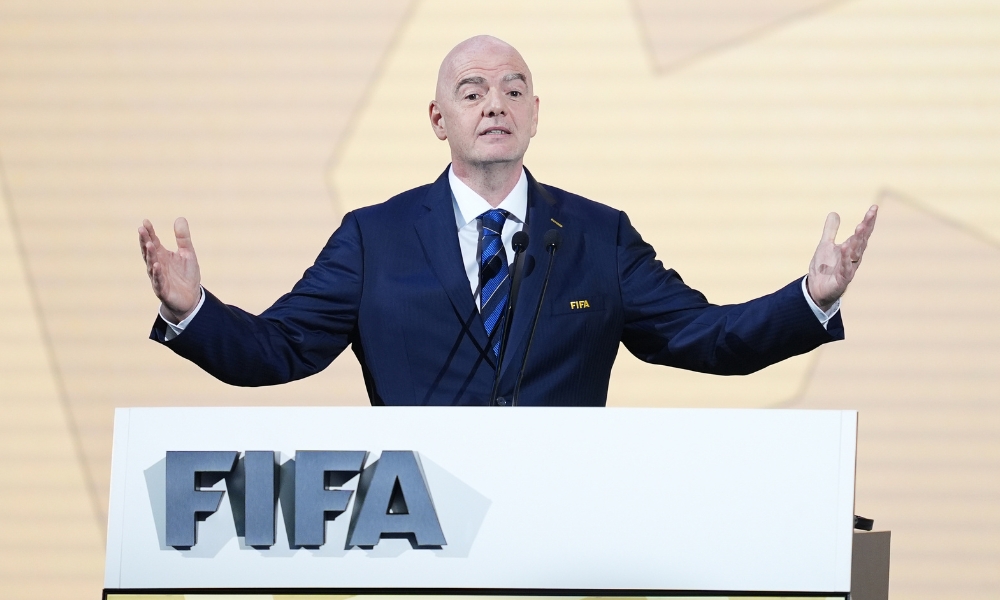 更使潜在的 更使潜在的